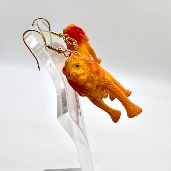 Lion Earrings - Animal Earrings - Zoo Earrings - Teacher Earrings - Picture 6 of 9